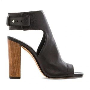 Vince Addie Winter Leather‎ Peep Toe Ankle Strap Wood Block Heel Sandal Black